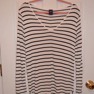Black and White Stripe V Neck Top